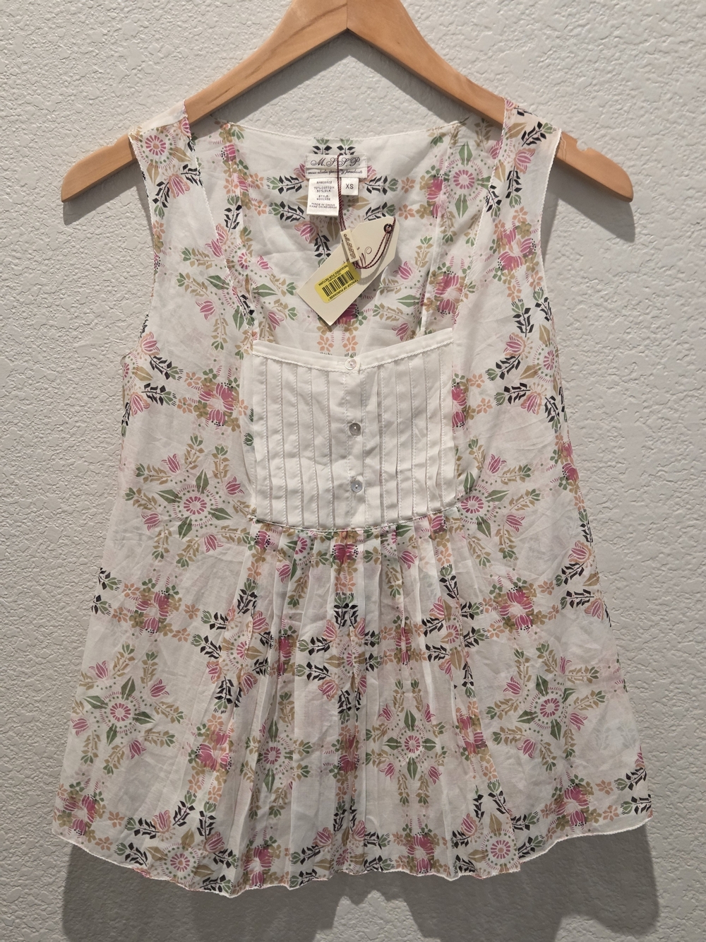 Sleeveless Floral Pintuck Tunic Camisole - White with Pink & Green